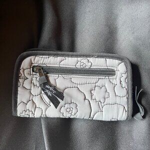 NWOT Thirty-One Grey Quilted Wallet